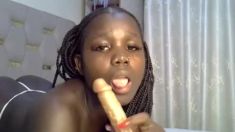 sweet_melodiyy online show from 27, 3, 2026