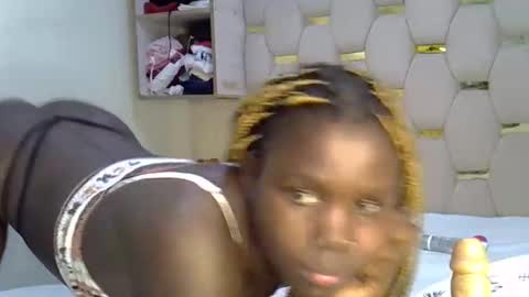 sweet_melodiyy online show from 10, 4, 2026