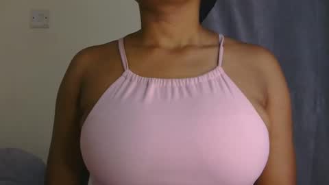 Snapshot of sweet_miah12 chatting on 1, 3, 2026 Queen debby online show from 1, 3, 2026