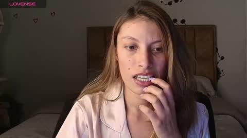 sweet_moon_v_ online show from 16, 1, 2026