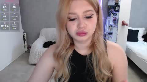 sweet_nicole_333 online show from 2, 4, 2026