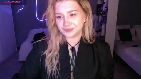 Snapshot of sweet_nicole_333 chatting on 30, 5, 2026 sweet_nicole_333 online show from 30, 5, 2026