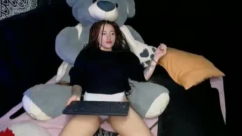 Snapshot of sweet_poisson_ chatting on 5, 2, 2025 MONIK online show from 5, 2, 2025