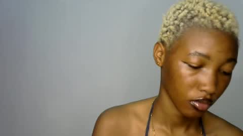 Snapshot of sweet_pussy04 chatting on 18, 6, 2026 sweet girl online show from 18, 6, 2026