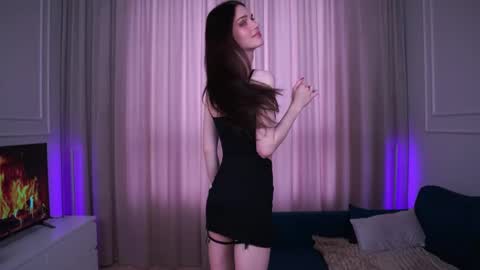 Snapshot of sweet_reverie chatting on 10, 3, 2025 Vanessa online show from 10, 3, 2025