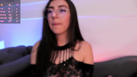 Sammy Lauren online show from 11, 3, 2025