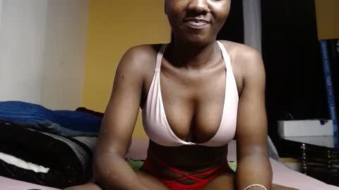 ellanah Tracie online show from 4, 12, 2024