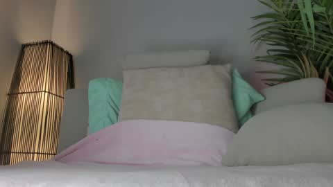 Snapshot of sweet_skiinny chatting on 6, 11, 2025 Adeline online show from 6, 11, 2025