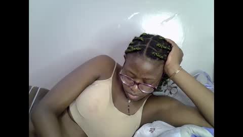 sweet_zarah online show from 18, 5, 2026