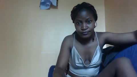 Snapshot of sweet_zella chatting on 27, 10, 2025 zellate online show from 27, 10, 2025