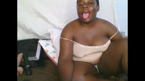 Snapshot of sweetafricangal chatting on 7, 1, 2025 NASHA online show from 7, 1, 2025