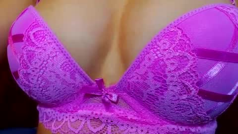 Snapshot of sweetahkiss chatting on 15, 2, 2025 SweetKiss online show from 15, 2, 2025