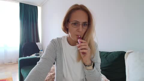 Snapshot of sweetania_ chatting on 17, 1, 2025 Ania online show from 17, 1, 2025