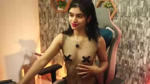 Snapshot of sweetbonii chatting on 5, 7, 2026 Salom independent model online show from 5, 7, 2026