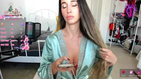 Snapshot of sweetbuttocks chatting on 12, 1, 2025 Anna online show from 12, 1, 2025