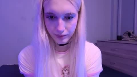 sweetcrystalll online show from 24, 6, 2026