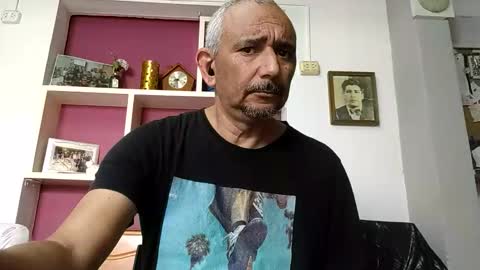 sweetcuervo independent model online show from 17, 4, 2026