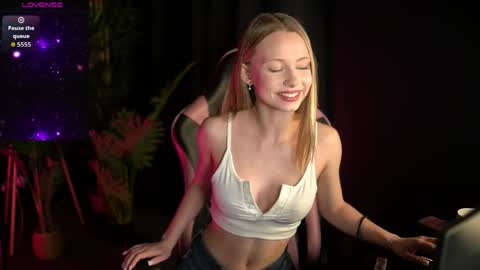 Lina online show from 9, 4, 2026