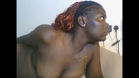 Snapshot of sweetdarkskin chatting on 6, 6, 2026 CLARIS online show from 6, 6, 2026