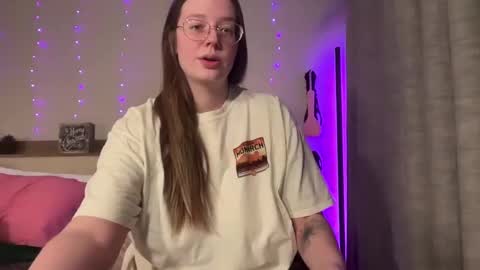 Snapshot of sweetdee222x chatting on 5, 12, 2024 Delilah Samson online show from 5, 12, 2024