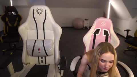 Snapshot of sweetdesiree_ chatting on 14, 9, 2025 Amelia online show from 14, 9, 2025