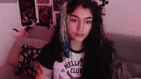 Abril online show from 22, 10, 2025