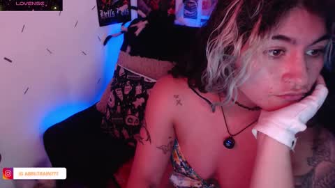 Abril online show from 28, 10, 2025