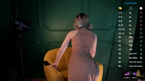 Snapshot of sweetheart_flower chatting on 31, 12, 2024 Kira online show from 31, 12, 2024