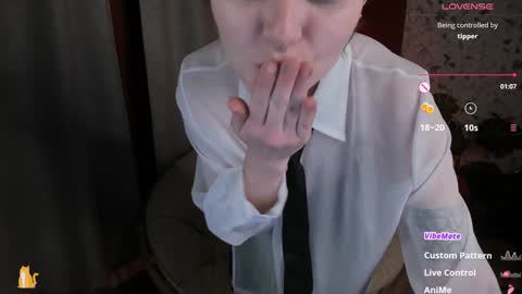 Snapshot of sweetheart_flower chatting on 19, 1, 2025 Kira online show from 19, 1, 2025