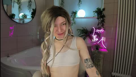 Snapshot of sweetheart_flower chatting on 30, 1, 2025 Kira online show from 30, 1, 2025