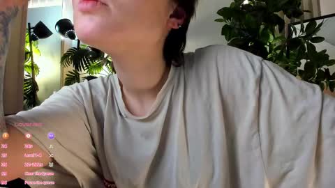 Snapshot of sweetheart_flower chatting on 25, 2, 2025 Kira online show from 25, 2, 2025