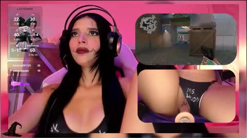 Snapshot of sweetie_cloe chatting on 11, 10, 2025 sweetie_cloe online show from 11, 10, 2025