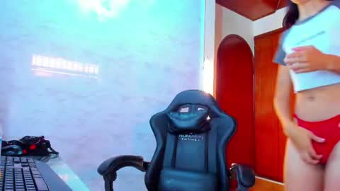 Snapshot of sweetie_foxx1 chatting on 6, 8, 2026 FOXXY online show from 6, 8, 2026