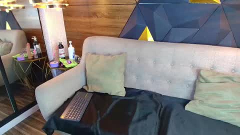 Snapshot of sweetie_foxxxx chatting on 8, 11, 2025 violeta online show from 8, 11, 2025