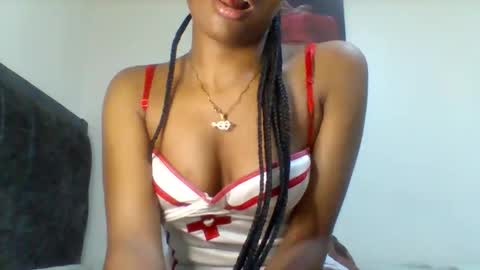 Snapshot of sweetie_lee chatting on 27, 10, 2025 sweetie lee online show from 27, 10, 2025