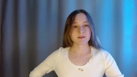 Snapshot of sweetie_lover chatting on 7, 5, 2026 Annie online show from 7, 5, 2026