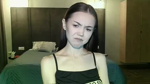 Snapshot of sweetieee_kira chatting on 10, 9, 2025 sweetieee_kira online show from 10, 9, 2025