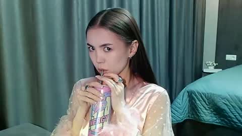 Snapshot of sweetieee_kira chatting on 9, 11, 2025 sweetieee_kira online show from 9, 11, 2025