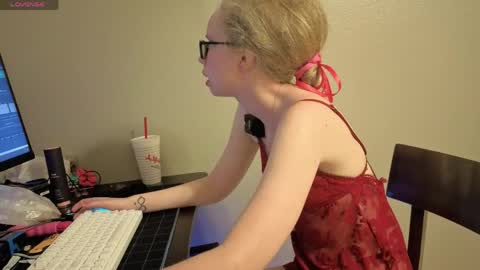 Snapshot of sweetiek1tty chatting on 19, 4, 2026 Sweetiek1tty online show from 19, 4, 2026