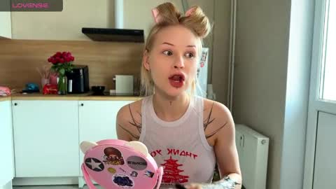 sweetie Lisa3 online show from 17, 5, 2026