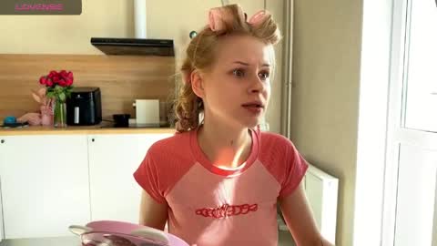 sweetie Lisa3 online show from 18, 5, 2026