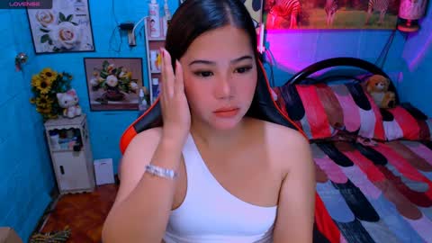 Nicole online show from 25, 2, 2025