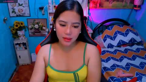 Nicole online show from 6, 3, 2025