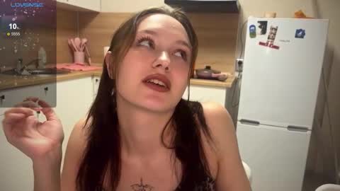 Snapshot of sweetieseva chatting on 8, 9, 2025 Eva and Lisa online show from 8, 9, 2025