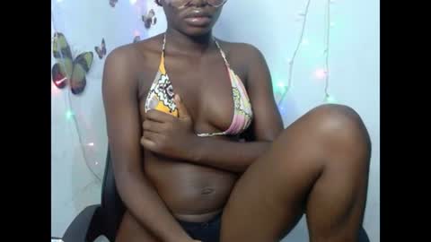 Snapshot of sweetjuicyclit chatting on 14, 6, 2026 zuri online show from 14, 6, 2026
