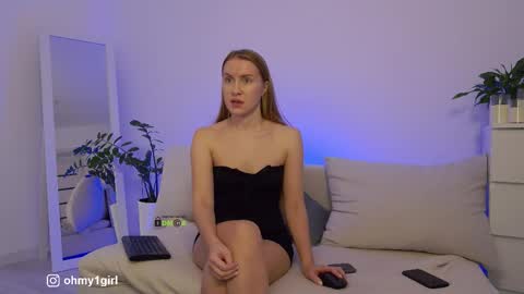 SweetKira1 online show from 21, 11, 2025