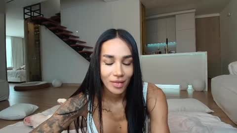 Snapshot of sweetlaurasaenz chatting on 17, 5, 2026 Laura Saenz Geminis online show from 17, 5, 2026