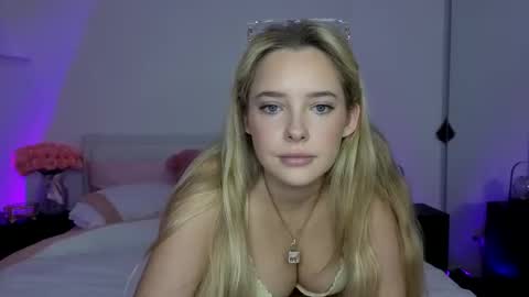 Snapshot of sweetlikedolly chatting on 2, 6, 2026 Dolly online show from 2, 6, 2026
