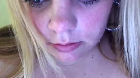 Lisa  online show from 17, 12, 2024