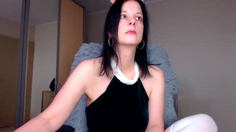 Snapshot of sweetlonglips_ chatting on 18, 12, 2024 JenJenny online show from 18, 12, 2024